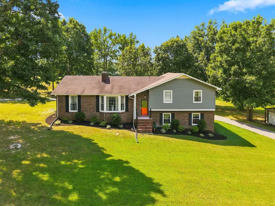1214 Rainbow Cir, Westmoreland, TN 37186 - #3