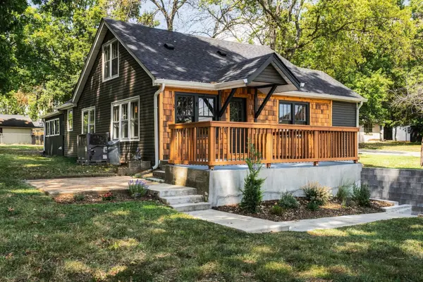 2804 Lakeshore Dr, Old Hickory, TN 37138