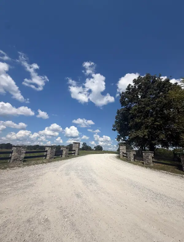 1 Walnut Lane, Nunnelly, TN 37137