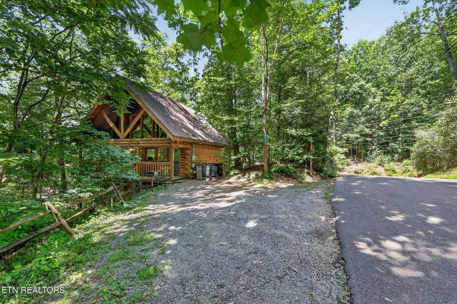 2029 Beach Front Drive, Sevierville, TN 37876 - #2