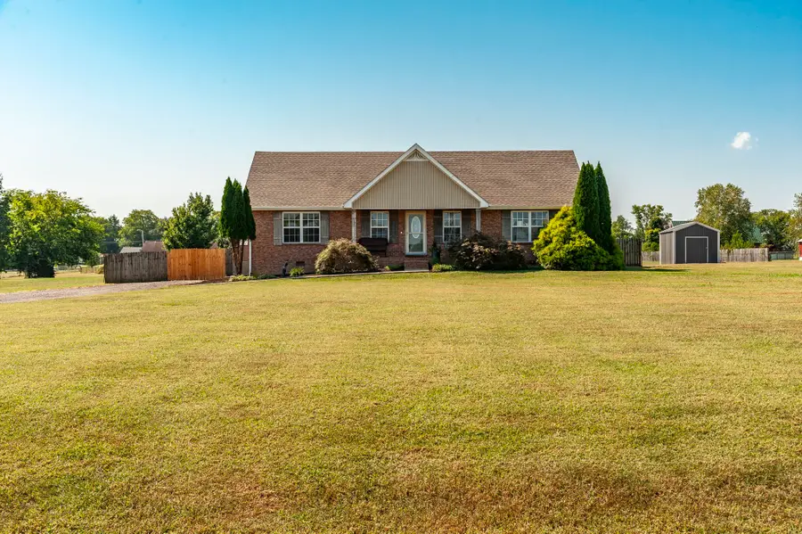 1008 Spire Way Dr, Castalian Springs, TN 37031 - #2