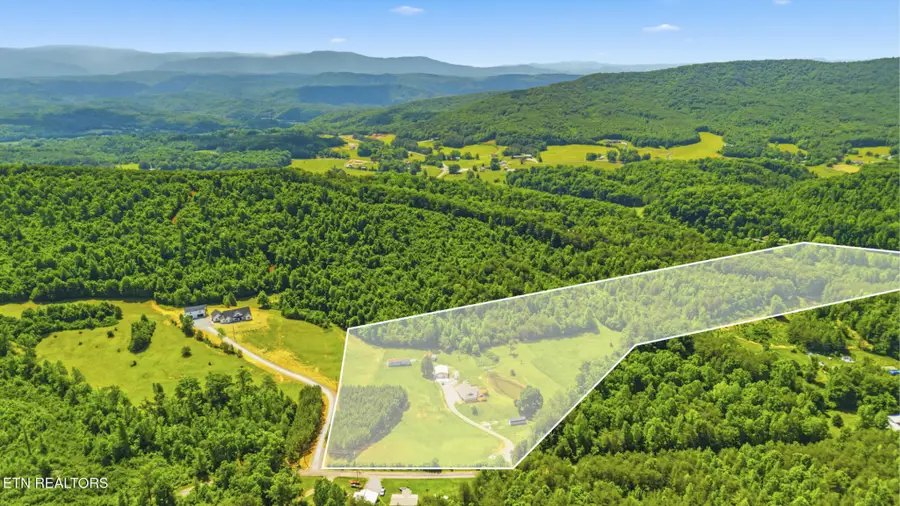 220 Three Point Rd, Vonore, TN 37885 - #2