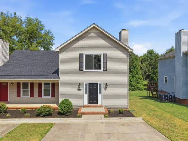 1035 Silver Point Dr, Murfreesboro, TN 37130