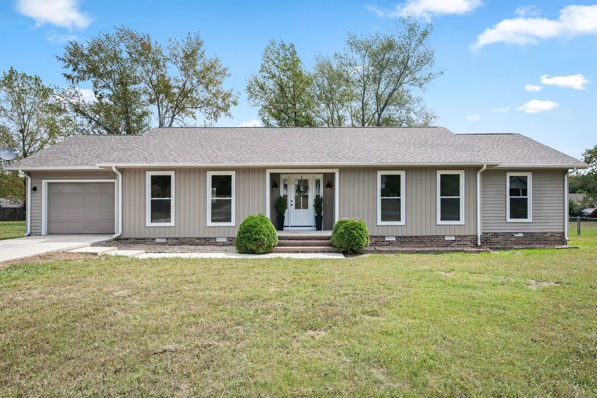112 Lantern Ln, Shelbyville, TN 37160 - #1