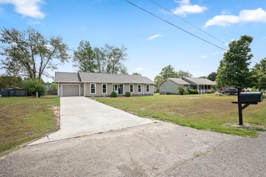 112 Lantern Ln, Shelbyville, TN 37160 - #2