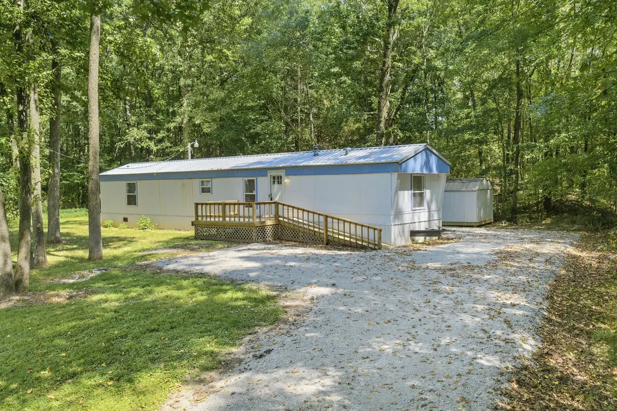 112 White Cemetery Rd, Wildersville, TN 38388 - #1