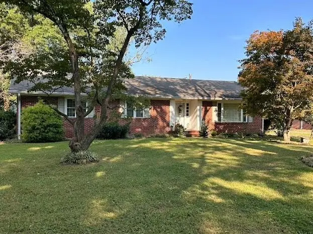 225 Caperton Ave, Lawrenceburg, TN 38464 - #1