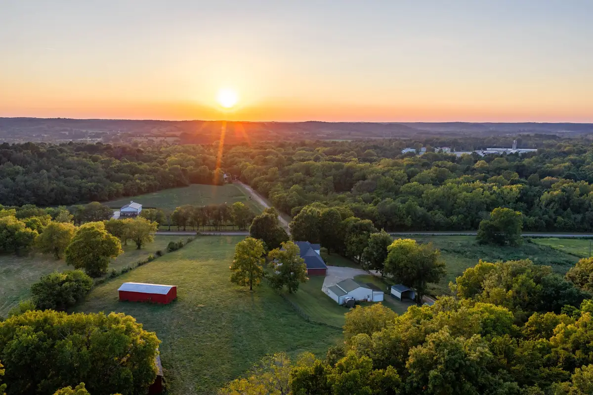 8005 Dry Creek Rd, Mount Pleasant, TN 38474 - #1