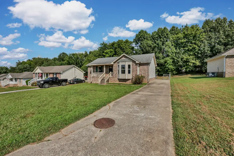 274 Moncrest Dr, Clarksville, TN 37042 - #2