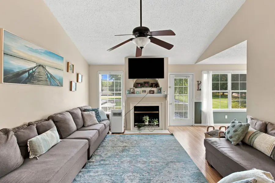2408 Lakeshore Dr, Spring Hill, TN 37174 - #3