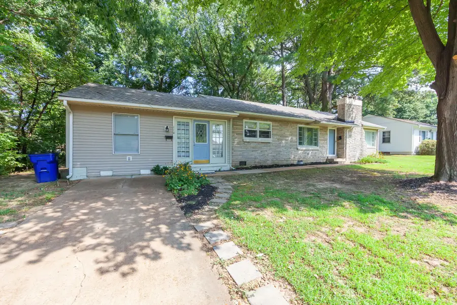 110 Laura St, Martin, TN 38237 - #2