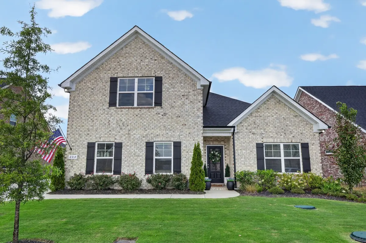 604 Hawkeye Ct, Eagleville, TN 37060 - #1