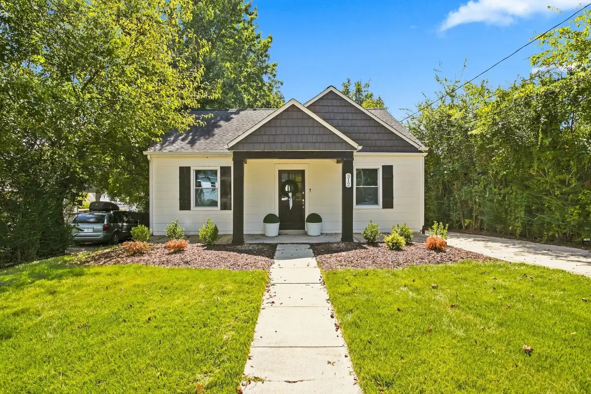 312 8th Ave, Columbia, TN 38401 - #1