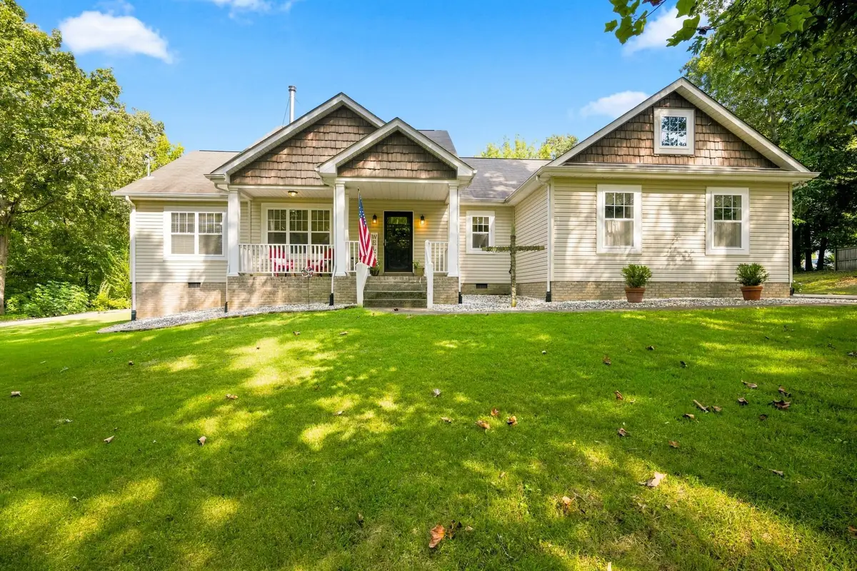 526 Aubrey Ln, Burns, TN 37029 - #1