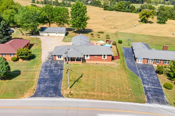 910 Sanderson Dr, Hopkinsville, KY 42240