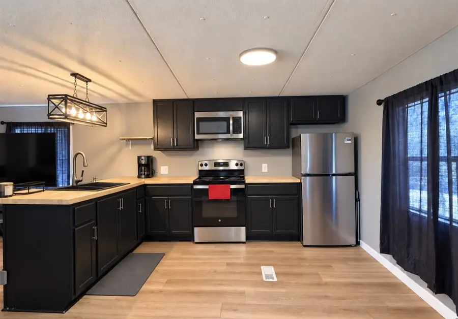136 B Hall Rd, Cadiz, KY 42211 - #2