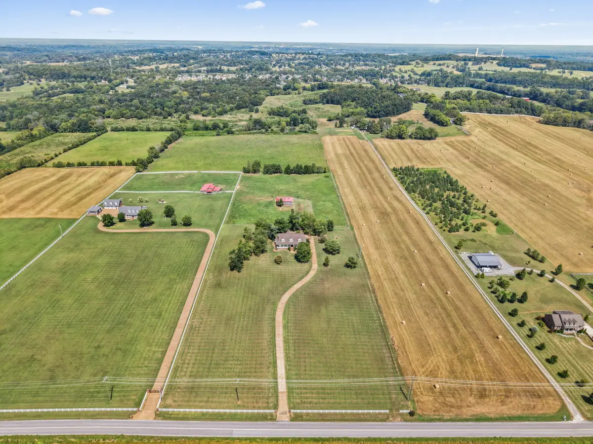 625 Double Log Cabin Rd, Lebanon, TN 37087 - #1