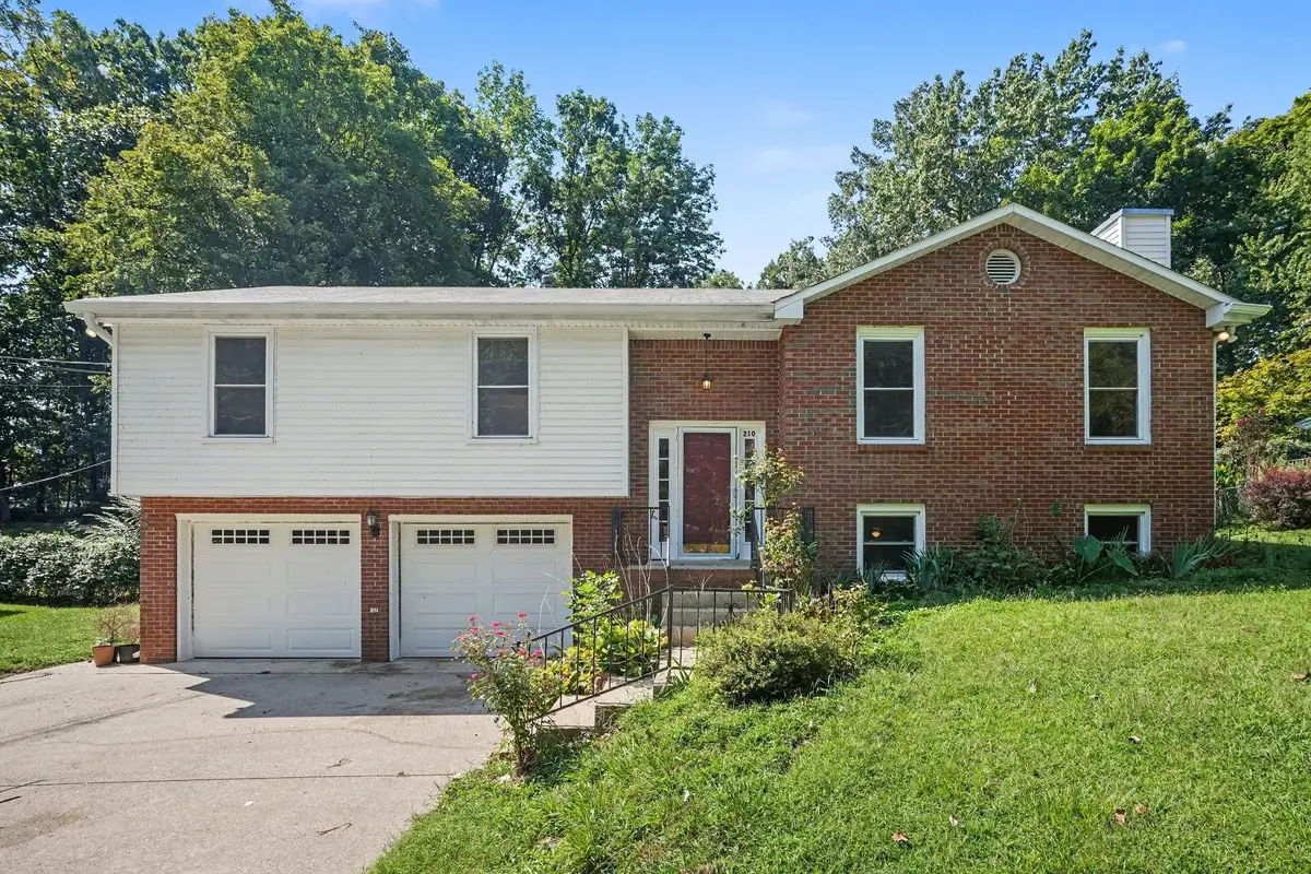 210 Pine Mountain Rd, Clarksville, TN 37042 - #1