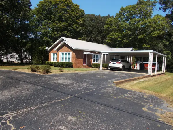 258 Washington Ave, Camden, TN 38320
