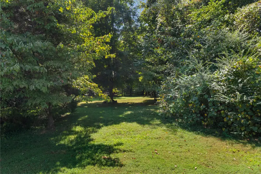 402 Allison Ct, Kingston Springs, TN 37082 - #3
