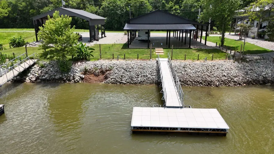 1434 S River Front Dr, Clifton, TN 38425 - #3