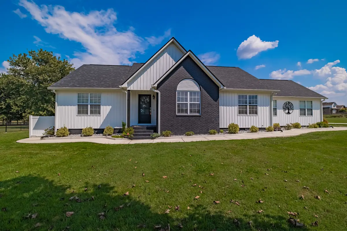 277 Love Lane Rd, Hillsboro, TN 37342 - #1