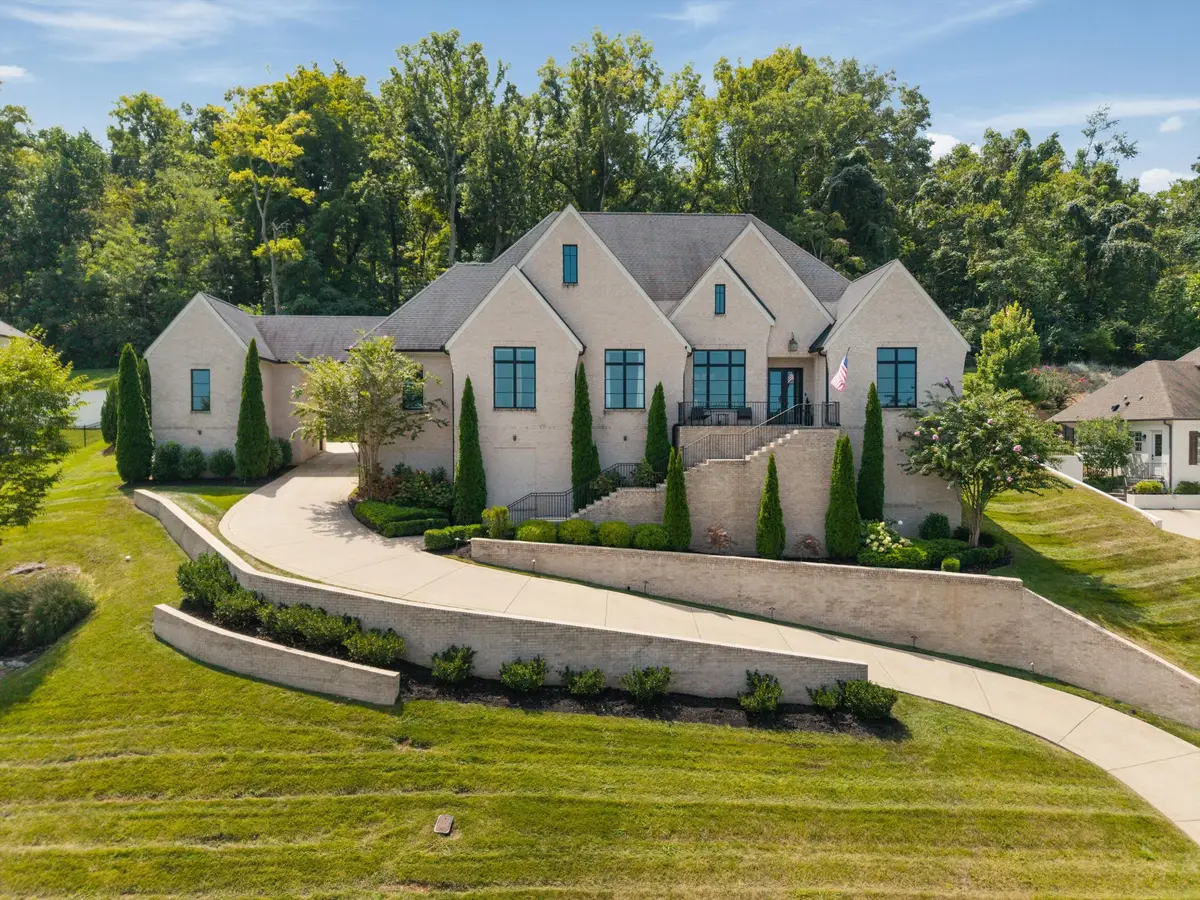 1027 Stockett Dr, Nashville, TN 37221 - #1