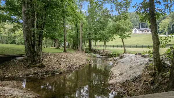 615 Carr Creek Rd, Normandy, TN 37360