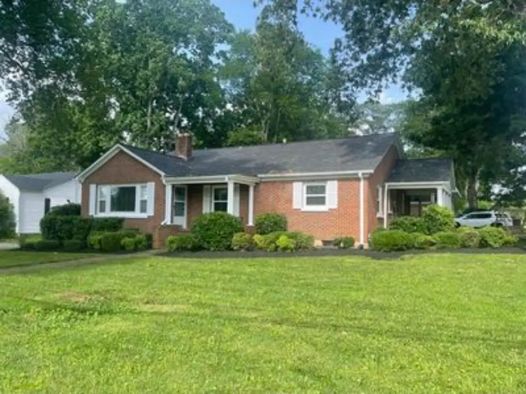 130 Lafayette Ave, Lawrenceburg, TN 38464 - #1