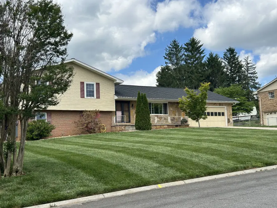 323 Logan St, Seymour, TN 37865 - #2