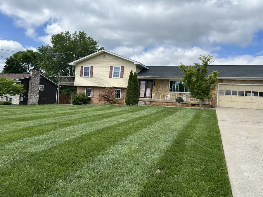 323 Logan St, Seymour, TN 37865 - #3