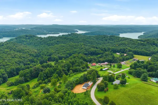 3827 Demory Rd, La Follette, TN 37766