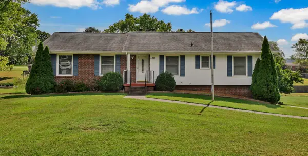 102 Bullock Dr, Clarksville, TN 37040