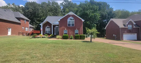 2988 Indian Ridge Blvd, White House, TN 37188