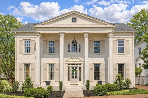 107 Chatsworth Dr, Nashville, TN 37215