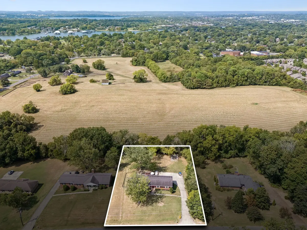 105 Stuart Dr, Hendersonville, TN 37075 - #1