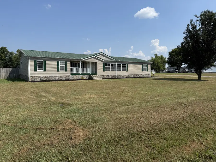 935 Pointe Ln, Lafayette, TN 37083 - #2