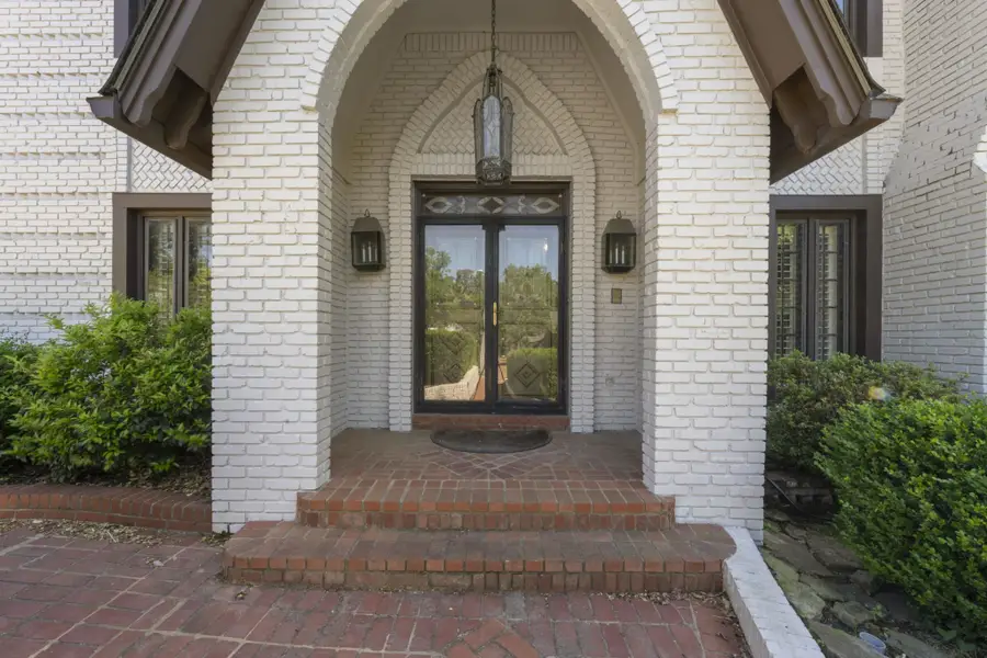 8449 Lansingwood Cv, Germantown, TN 38139 - #3