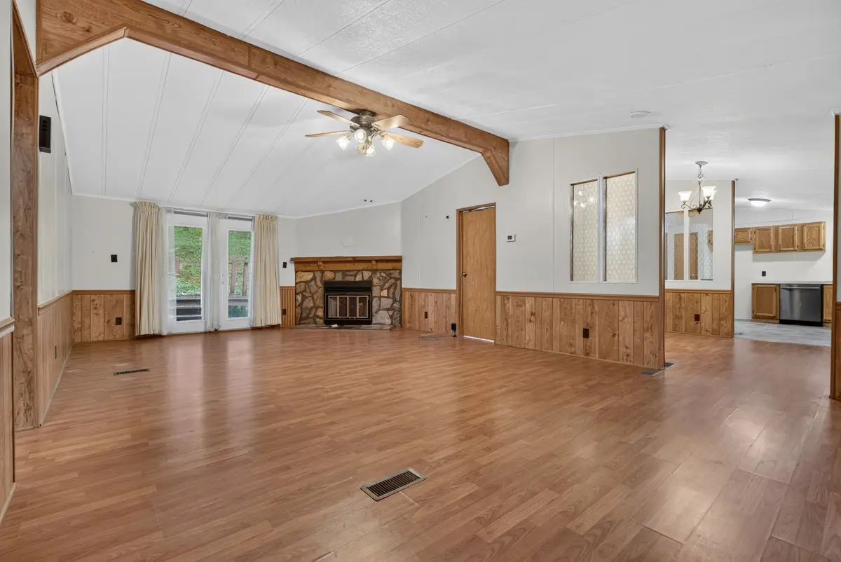 401 Hermitage Cir, Bumpus Mills, TN 37028 - #1