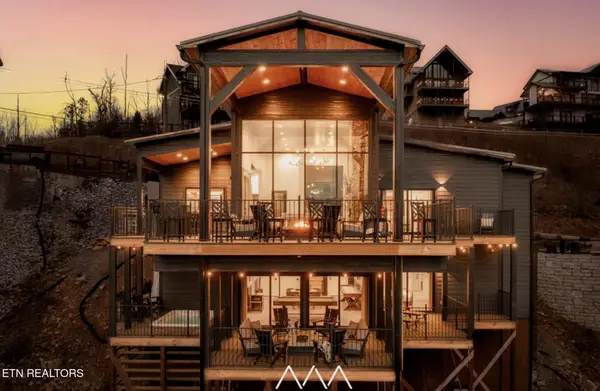 829 Wiley Oakley Drive, Gatlinburg, TN 37738