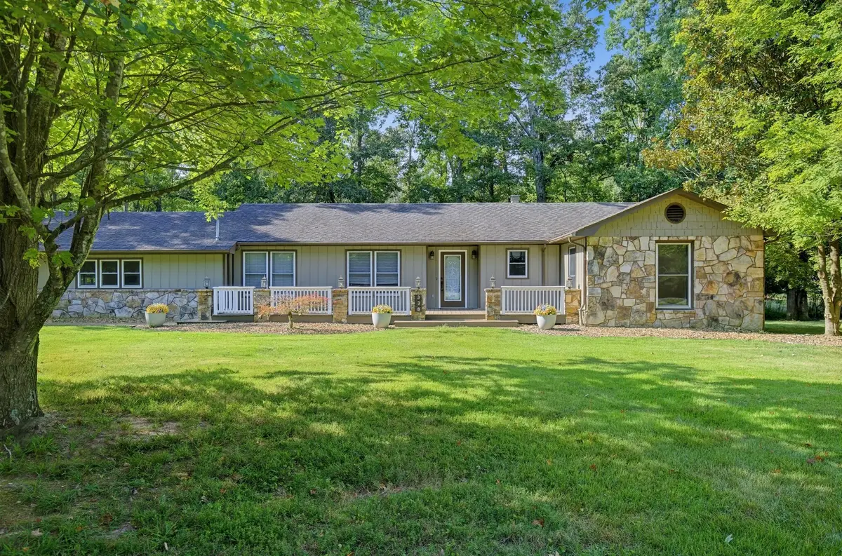 338 Royal Oak Dr, Winchester, TN 37398 - #1