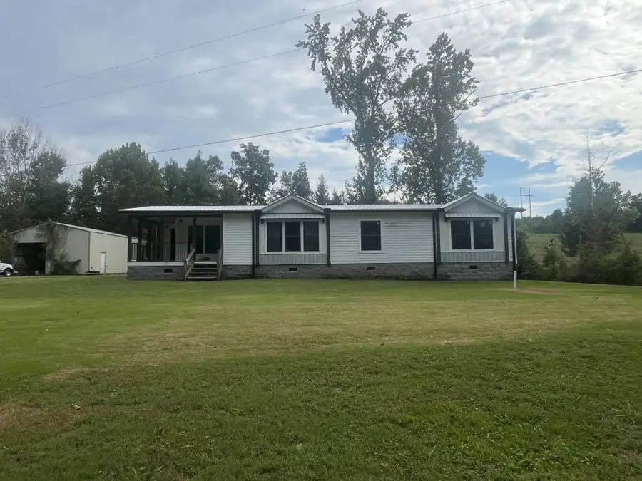 808 Johnson Hollow Rd, Waynesboro, TN 38485 - #2