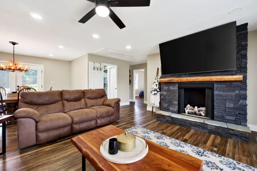 805 W Broad St, Smithville, TN 37166 - #2