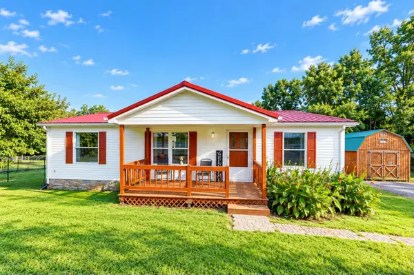 994 Pointe Ln, Lafayette, TN 37083