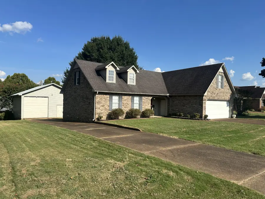 94 New Renfroe St, Lexington, TN 38351 - #2