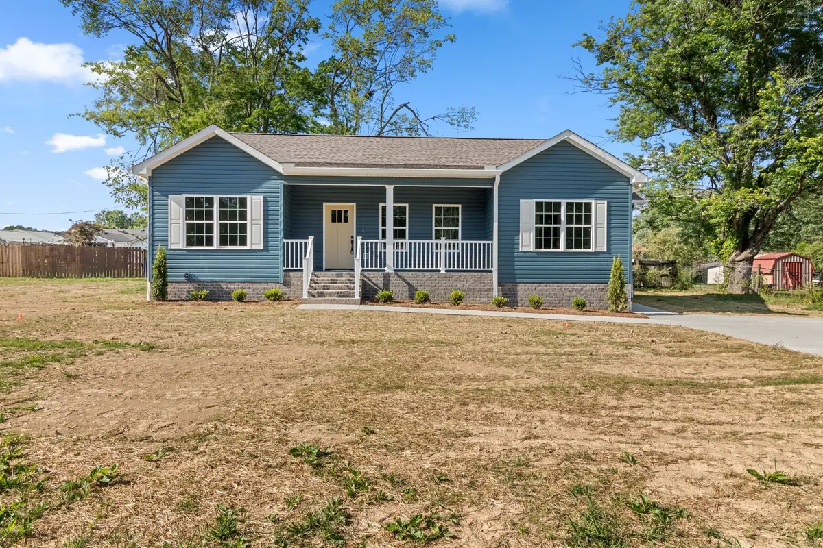 1997 Stevens Dr, Westmoreland, TN 37186 - #1