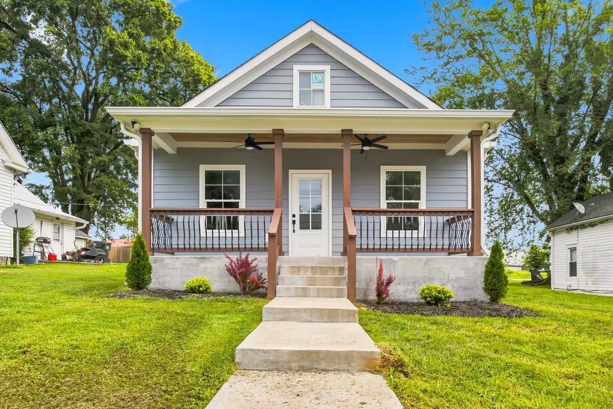 207 Scott St, Dickson, TN 37055 - #1