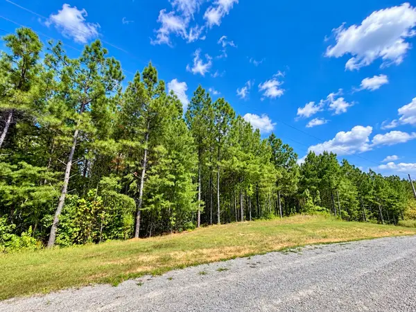 376 Fox Ridge Dr, Linden, TN 37096