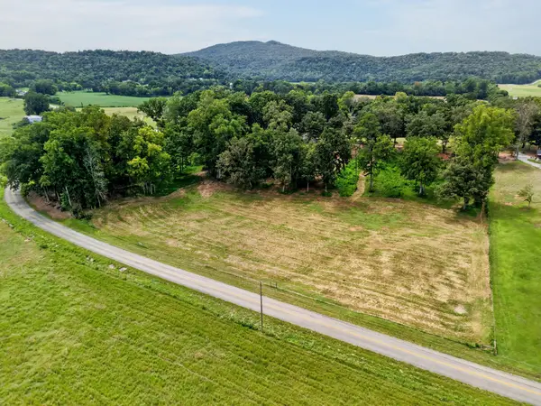 4785 Dark Hollow Rd, McMinnville, TN 37110