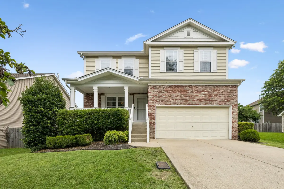 121 Cavalier Dr, Hendersonville, TN 37075 - #1